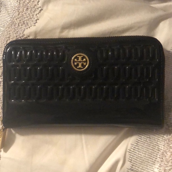 Tory Burch Handbags - Tory Burch wallet